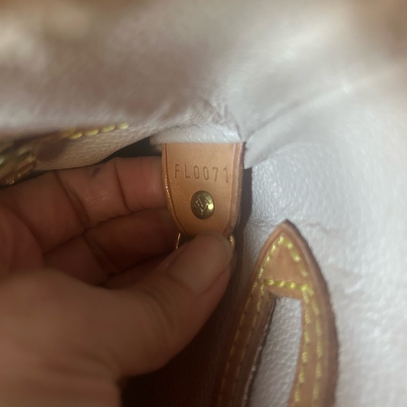 Authentic Louis Vuitton Petite Bucket Bag (PM) - Picture 9 of 16
